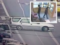 VIDEO Dohra dramatickej lúpeže v Česku: Muži unikali na aute, polícia zadržala podozrivých