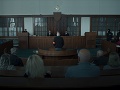 Film otvára jednu z Film otvára jednu z