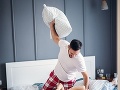Dvojica sa pomilovala v hoteli: Žena dostala po sexe tvrdú nakladačku, toto vytočilo partnera