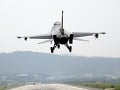 V Nemecku sa zrútila stíhačku typu F-16: Pilot sa stihol katapultovať