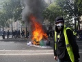 FOTO Prvomájový pochod v Paríži poznačilo násilie a chaos: Tvrdé zrážky anarchistov s políciou