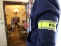 PRÁVE TERAZ Kauza sledovania novinárov: FOTO Veľká policajná akcia, NAKA prehľadáva domy