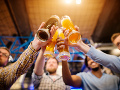 Závislosť od alkoholu sa u mladých vytvára rýchlo, upozorňuje odborník