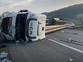 Hrozivo vyzerajúca nehoda v Rakúsku: FOTO Slovák kompletne zablokoval celú diaľnicu