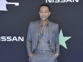 John Legend prišiel do spoločnosti bez svojej manželky Chrissy. 