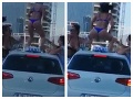 Horúce VIDEO z jednej z najrušnejších križovatiek Splitu: Erotická šou turistiek za bieleho dňa