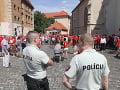 V uliciach Bratislavy sa stretli zástancovia tradičnej rodiny, LGBTI aj kotlebovci: Polícia o incidentoch