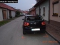 Opitý cyklista narazil pri písaní sms správy do zaparkovaného auta: Nafúkal takmer dve promile