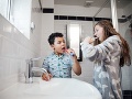 Súrodenci si čistili zuby pred spánkom: Pozreli na strop a chytili ich mdloby, hrôza na FOTO