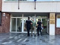 Pozor, vyletí vtáčik: FOTO Miroslav sa vykašľal na slušné mravy, na hrádzi pobúril okolie
