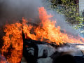 Bomba uložená v nákladnom automobile: Osem ľudí prišlo o život