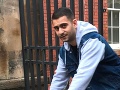 Hanba pre Slovensko: Polonahý Marek vo Veľkej Británii vykrikoval o nehynúcej láske k polícii