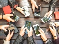 Radi sa zapájate do skupinových četov na Facebooku? Najväčšie CHYBY, ktoré v nich robíte