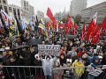 Na proteste v centre Moskvy sa zhromaždilo približne 20-tisíc ľudí