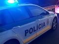 Smrteľná nehoda v obci Poproč: Ležiaceho muža zrazilo auto, zraneniam podľahol