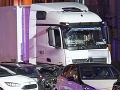 Pri útoku džihádistov zahynulo desať ľudí: Skupina ozbrojencov spustila paľbu na nákladné auto