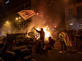 FOTO Peklo v Katalánsku pokračuje: Ohnivé nepokoje a chaos, desiatky zranených