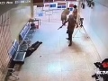 Extrémne nebezpeční väzni ušli aj s okovami na nohách: VIDEO Polícia ich chytila pri hraniciach