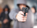 Muž sa vo Francúzsku vyhrážal policajtom, vyplatilo sa mu to smrťou