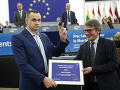 FOTO Sencov si prevzal Sacharovovu cenu: Vyzval Európanov, aby neverili Putinovi