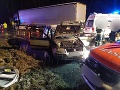 PRÁVE TERAZ Smrteľná nehoda pri Dolnom Kubíne: FOTO Dopravu riadia policajti