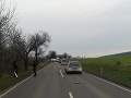 Vážna nehoda za Hlohovcom: FOTO Pri predbiehaní zachytilo auto cyklistu, ten na mieste zomrel