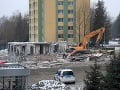 Prešov sa po výbuchu bytovky stále nespamätal: Obvinenia z predraženej objednávky, mesto sa bráni