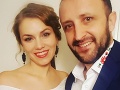 Ondrej Kandráč počas karantény zbúchal nový hit doslova na kolene: Zapojil manželku aj suseda!