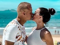 KORONAVÍRUS uväznil sexi TWiiNSku KORONAVÍRUS uväznil sexi TWiiNSku