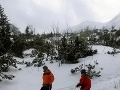 Horskí záchranári pomáhali slovenskej skialpinistke: Zranila sa pri páde na lyžiach