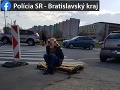 Opitá vodička narazila do matky s dieťaťom: FOTO Stáli pri nich všetci svätí!