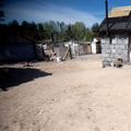 V Michalovciach postavili ďalší múr proti obyvateľom osady