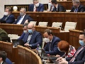 Parlament zasadá aj dnes: Toto všetko je už v druhom čítaní, v hre je zákaz predaja respirátorov