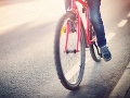Nehoda v Michalovciach: Pri zrážke s autom utrpel cyklista ťažké zranenia