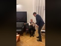 Výmena úloh na úrade: VIDEO Obsluhoval všetkých a teraz obslúžili jeho! Matovič sa zahral na čašníka