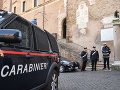 Talianska polícia sa činila: Zatkla desať ľudí v rámci vyšetrovania kalábrijskej mafie