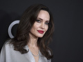 Angelina Jolie je odhodlaná Angelina Jolie je odhodlaná
