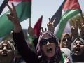 FOTO Desaťtisíce Palestínčanov vyšli do ulíc: Protestovali proti Trumpovi a anexii
