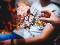 Pozor na silvestrovské katastrofy: TOTO pomôže pri otrave alkoholom