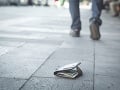 Čistý hyenizmus! Muža (39) na zastávke skolil epileptický záchvat: Namiesto pomoci ho okradli