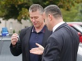 Luxusný mercedes „zlatého“ Kičuru má majiteľa! Dostal ho rezort vnútra: Kľúče prebral vysmiaty Mikulec