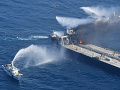 FOTO Pri pobreží Srí Lanky horel ropný tanker: Záchranári sa obávali toho najhoršieho