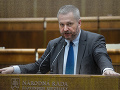 Dostál: Voči fašistickému a komunistickému režimu treba mať rovnaký meter