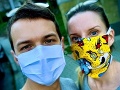 Adela a Viktor narážajú Adela a Viktor narážajú
