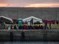 Migranti na španielskych Kanárskych Migranti na španielskych Kanárskych