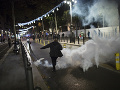 Protesty proti policajnému násiliu vyústili v Paríži do výtržností