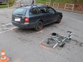 FOTO Zrážka cyklistu a auta v Bánovciach nad Bebravou: Okolnosti vyšetruje polícia