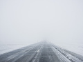Meteorológovia varujú pred tvorbou poľadovice i snehových závejov: Cestári upozorňujú na hmlu