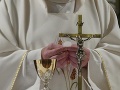 Ďalší sexuálny škandál v cirkvi! Zvrhlý kňaz nútil mladých ľudí k prostitúcii, tajne si ich pri tom fotil a natáčal