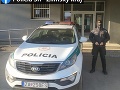 Príbeh ako z filmu: Policajt mimo služby si všimol stojace auto, ani na chvíľu nezaváhal a pomohol
